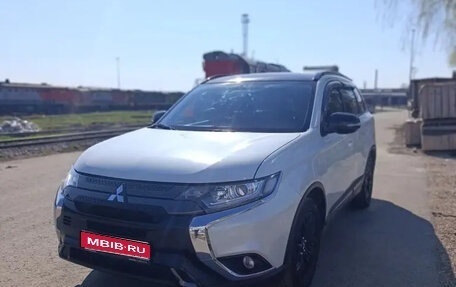 Mitsubishi Outlander III рестайлинг 3, 2021 год, 2 980 000 рублей, 1 фотография
