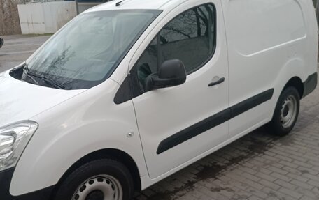 Peugeot Partner II рестайлинг 2, 2022 год, 1 650 000 рублей, 3 фотография