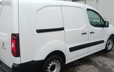 Peugeot Partner II рестайлинг 2, 2022 год, 1 650 000 рублей, 2 фотография