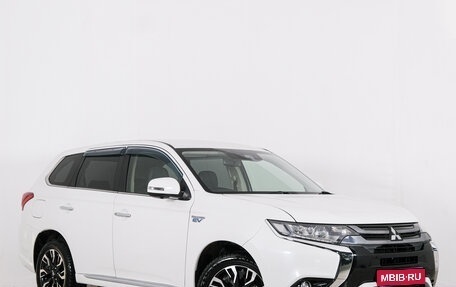 Mitsubishi Outlander III рестайлинг 3, 2018 год, 2 329 000 рублей, 1 фотография