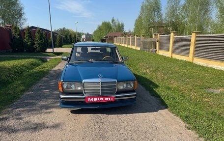 Mercedes-Benz W123, 1983 год, 1 000 000 рублей, 1 фотография