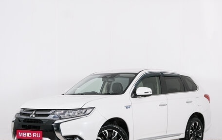 Mitsubishi Outlander III рестайлинг 3, 2018 год, 2 329 000 рублей, 4 фотография