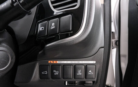Mitsubishi Outlander III рестайлинг 3, 2018 год, 2 329 000 рублей, 22 фотография