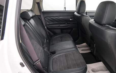 Mitsubishi Outlander III рестайлинг 3, 2018 год, 2 329 000 рублей, 24 фотография
