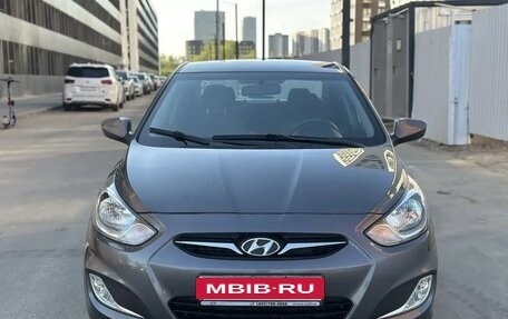 Hyundai Solaris II рестайлинг, 2011 год, 895 000 рублей, 12 фотография