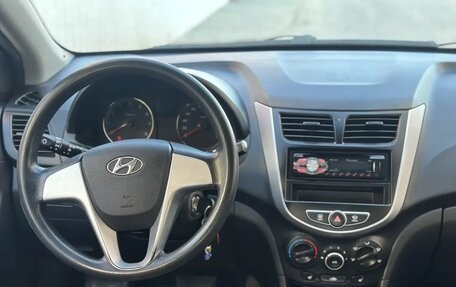 Hyundai Solaris II рестайлинг, 2011 год, 895 000 рублей, 18 фотография