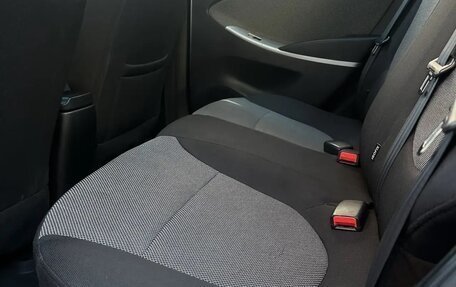 Hyundai Solaris II рестайлинг, 2011 год, 895 000 рублей, 23 фотография