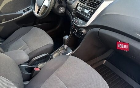 Hyundai Solaris II рестайлинг, 2011 год, 895 000 рублей, 24 фотография