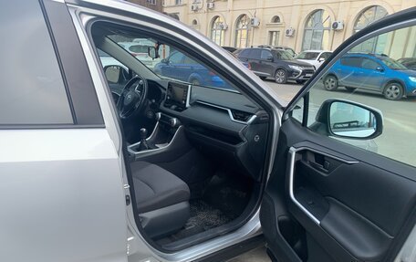 Toyota RAV4, 2019 год, 1 980 000 рублей, 9 фотография