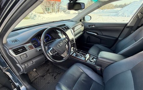 Toyota Camry, 2017 год, 2 250 000 рублей, 2 фотография