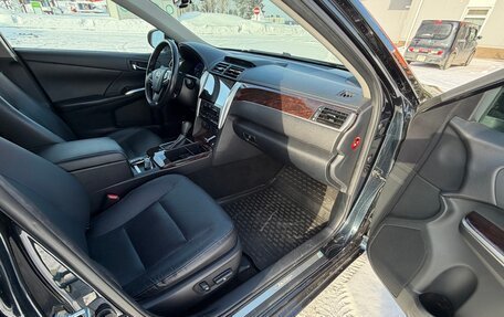 Toyota Camry, 2017 год, 2 250 000 рублей, 4 фотография