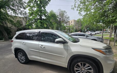 Toyota Highlander III, 2014 год, 2 700 000 рублей, 7 фотография