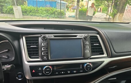 Toyota Highlander III, 2014 год, 2 700 000 рублей, 4 фотография