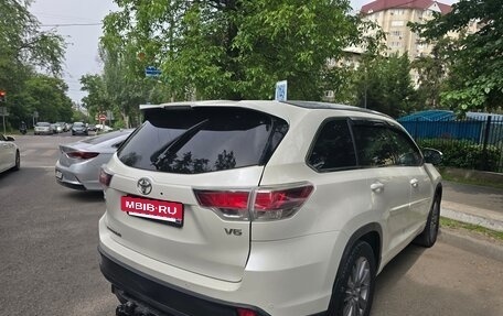 Toyota Highlander III, 2014 год, 2 700 000 рублей, 10 фотография