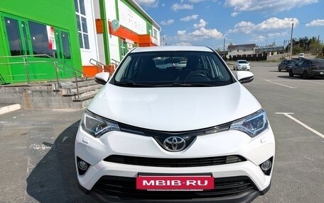 Toyota RAV4, 2018 год, 2 650 000 рублей, 3 фотография