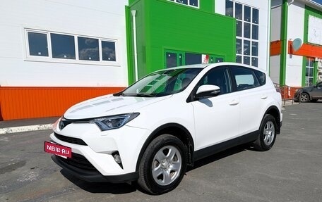 Toyota RAV4, 2018 год, 2 650 000 рублей, 2 фотография