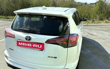 Toyota RAV4, 2018 год, 2 650 000 рублей, 6 фотография
