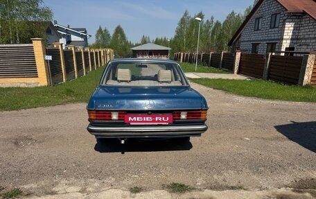 Mercedes-Benz W123, 1983 год, 1 000 000 рублей, 11 фотография