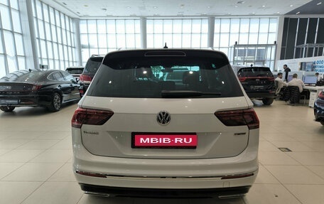 Volkswagen Tiguan II, 2019 год, 3 050 000 рублей, 10 фотография
