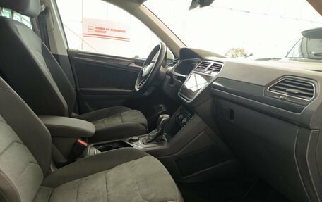 Volkswagen Tiguan II, 2019 год, 3 050 000 рублей, 15 фотография