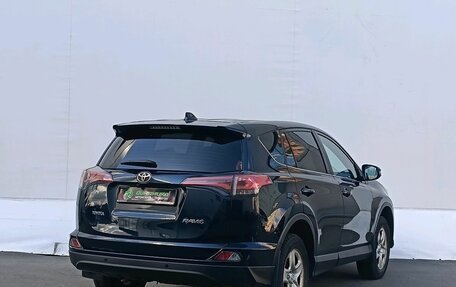 Toyota RAV4, 2019 год, 1 990 000 рублей, 5 фотография