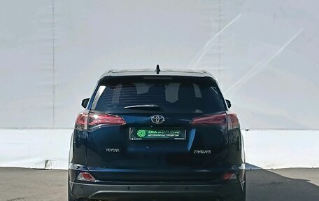 Toyota RAV4, 2019 год, 1 990 000 рублей, 6 фотография