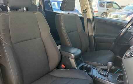 Toyota RAV4, 2019 год, 1 990 000 рублей, 10 фотография