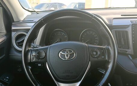 Toyota RAV4, 2019 год, 1 990 000 рублей, 16 фотография