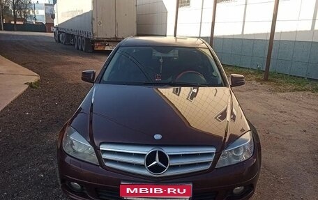 Mercedes-Benz C-Класс, 2008 год, 1 100 000 рублей, 1 фотография