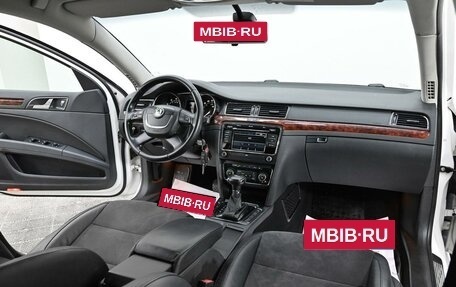 Skoda Superb III рестайлинг, 2012 год, 975 000 рублей, 7 фотография