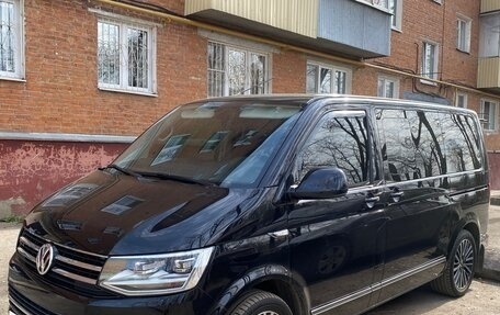 Volkswagen Multivan T6 рестайлинг, 2016 год, 4 265 000 рублей, 3 фотография
