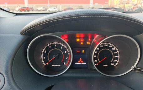 Mitsubishi Outlander III рестайлинг 3, 2011 год, 1 590 000 рублей, 3 фотография