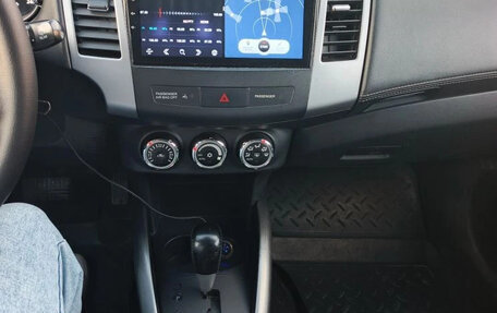 Mitsubishi Outlander III рестайлинг 3, 2011 год, 1 590 000 рублей, 12 фотография