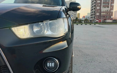 Mitsubishi Outlander III рестайлинг 3, 2011 год, 1 590 000 рублей, 15 фотография