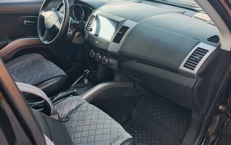 Mitsubishi Outlander III рестайлинг 3, 2011 год, 1 590 000 рублей, 14 фотография