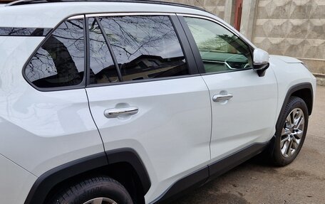 Toyota RAV4, 2022 год, 4 800 000 рублей, 4 фотография