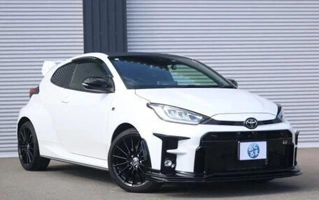 Toyota Yaris, 2022 год, 1 589 018 рублей, 1 фотография