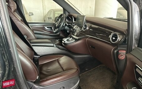 Mercedes-Benz V-Класс, 2017 год, 3 200 000 рублей, 6 фотография