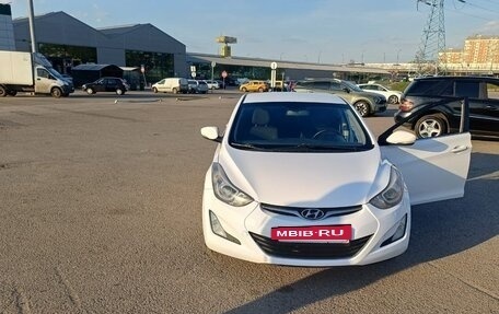 Hyundai Elantra V, 2014 год, 970 000 рублей, 2 фотография