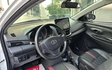 Toyota Yaris XP150 рестайлинг, 2021 год, 970 000 рублей, 18 фотография