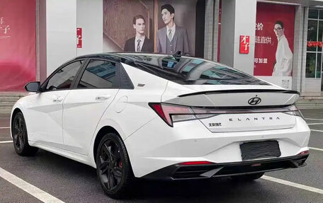 Hyundai Elantra, 2021 год, 1 100 000 рублей, 4 фотография