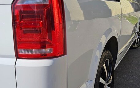 Volkswagen Multivan T6 рестайлинг, 2018 год, 4 100 000 рублей, 3 фотография