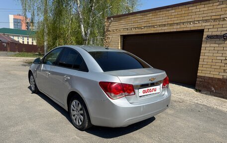 Chevrolet Cruze II, 2010 год, 355 000 рублей, 3 фотография