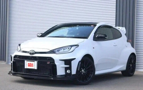 Toyota Yaris, 2022 год, 1 589 018 рублей, 3 фотография