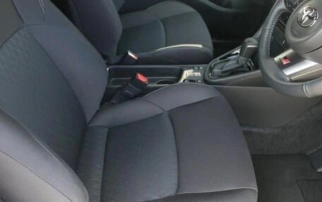 Toyota Yaris, 2022 год, 1 589 018 рублей, 12 фотография