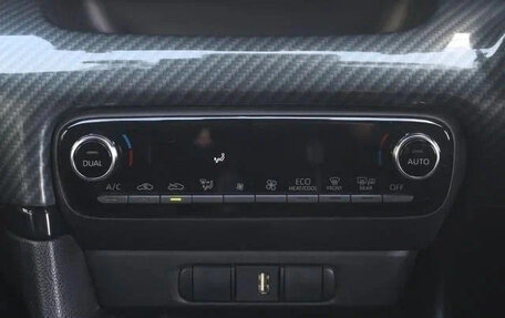 Toyota Yaris, 2022 год, 1 589 018 рублей, 19 фотография