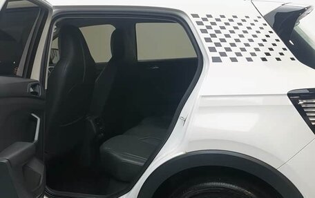 Volkswagen T-Cross I, 2023 год, 1 330 333 рублей, 6 фотография