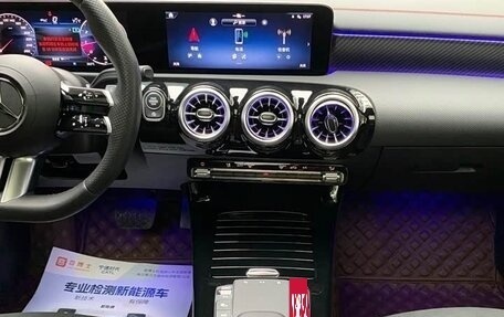 Mercedes-Benz A-Класс, 2023 год, 1 490 000 рублей, 12 фотография