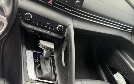 Hyundai Elantra, 2022 год, 2 500 000 рублей, 8 фотография