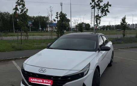 Hyundai Elantra, 2022 год, 2 500 000 рублей, 2 фотография